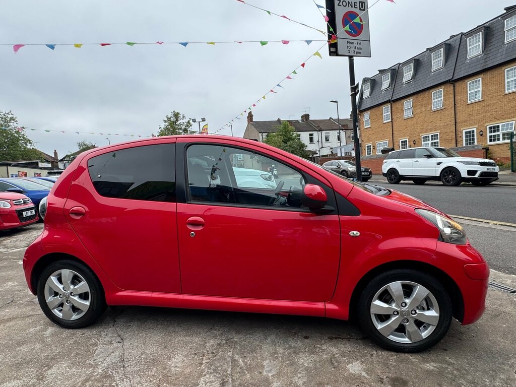Toyota Aygo 1.0 Vvt-i Go Hatchback Euro 5 6 KU11UWX Red #4