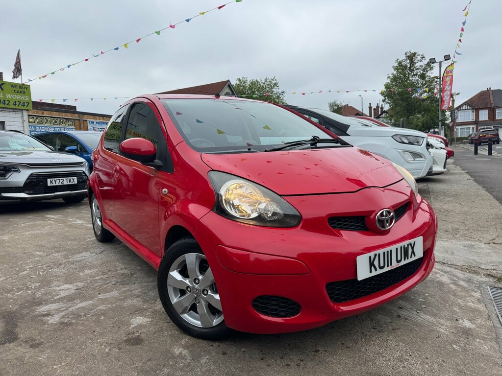 Toyota Aygo 1.0 Vvt-i Go Hatchback Euro 5 6 KU11UWX Red #3