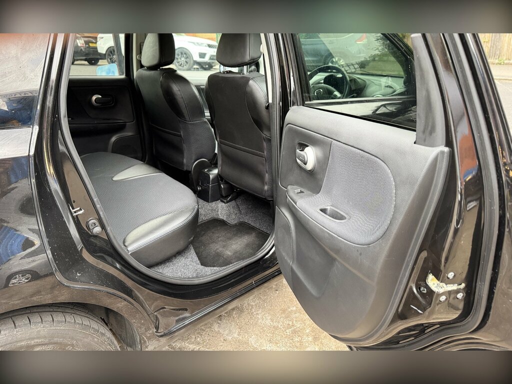 Nissan Note Hatchback White #26