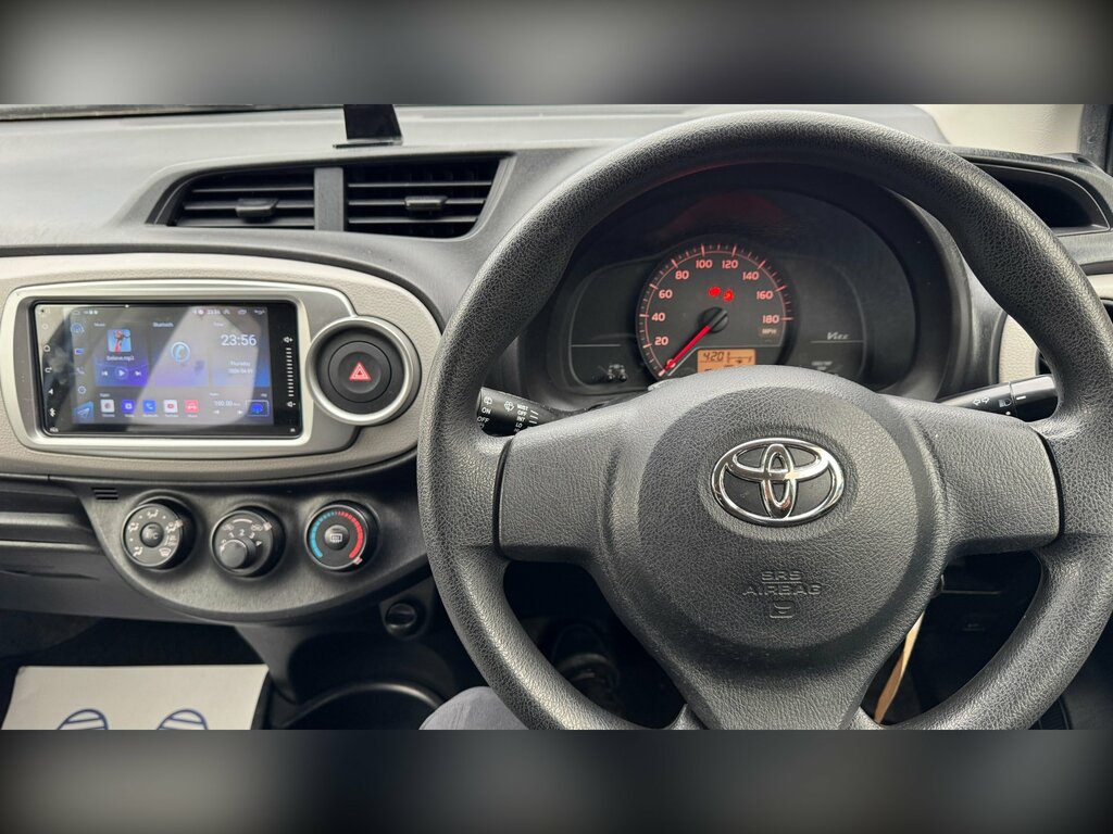 Toyota Vitz Auto White #20