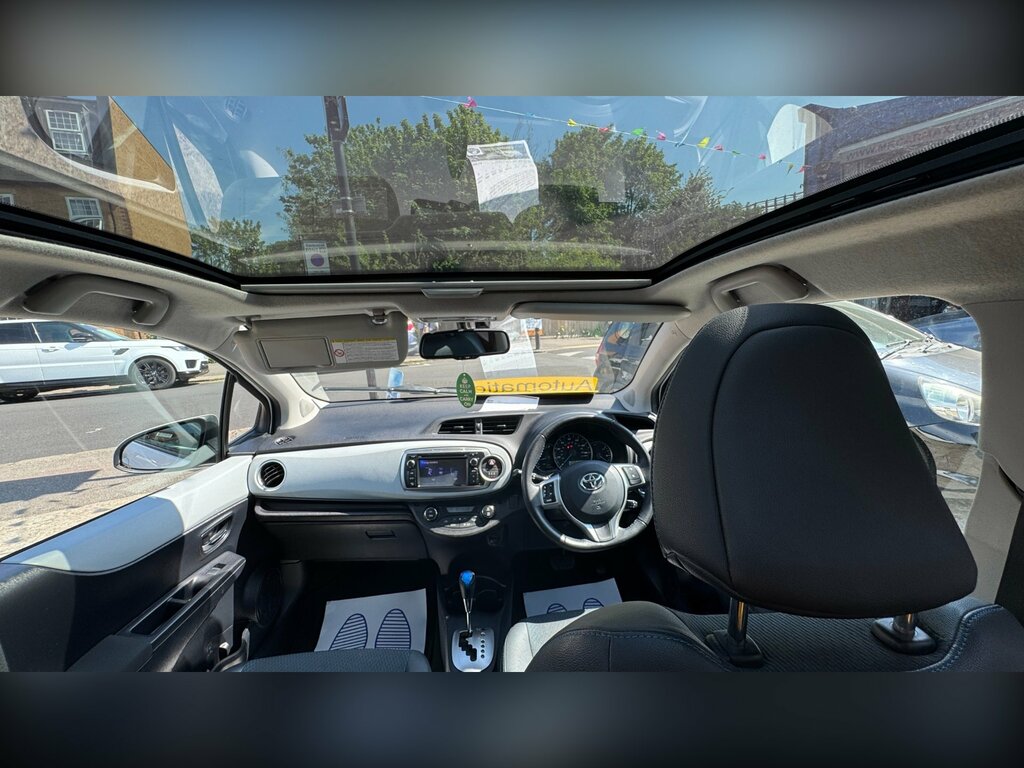 Toyota Yaris Hatchback Black #9
