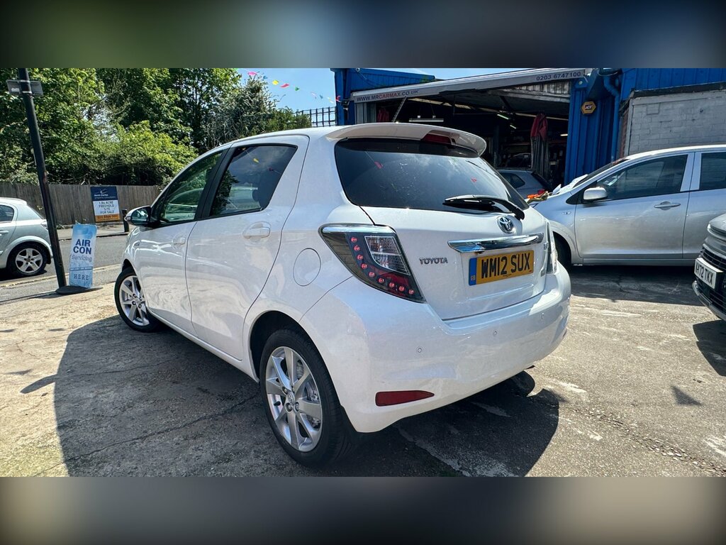 Toyota Yaris Hatchback Black #7