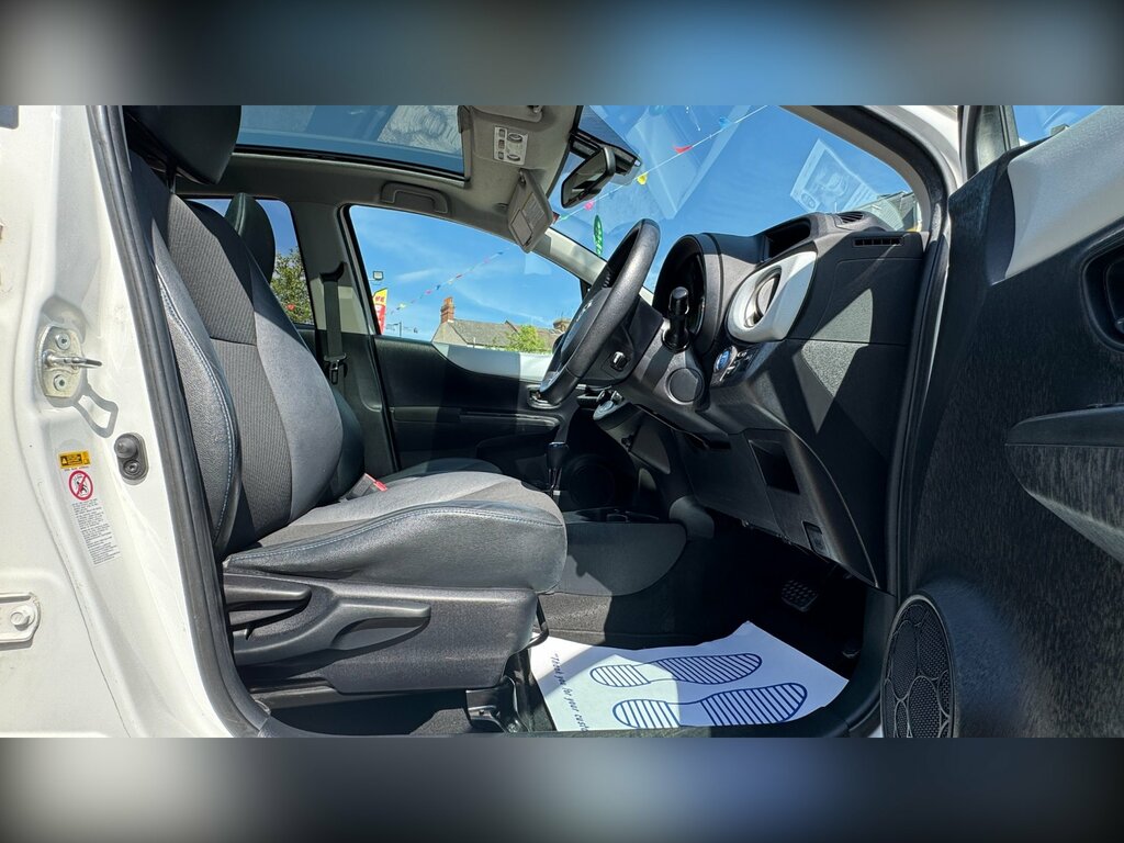 Toyota Yaris Hatchback Black #17