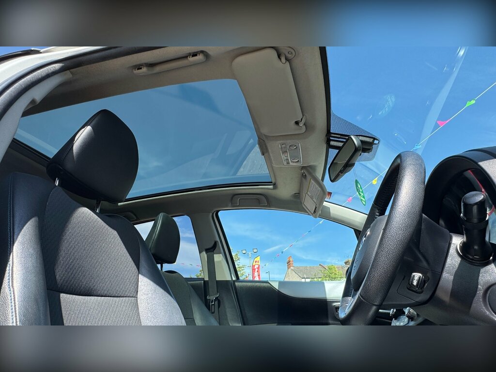 Toyota Yaris Hatchback Black #18