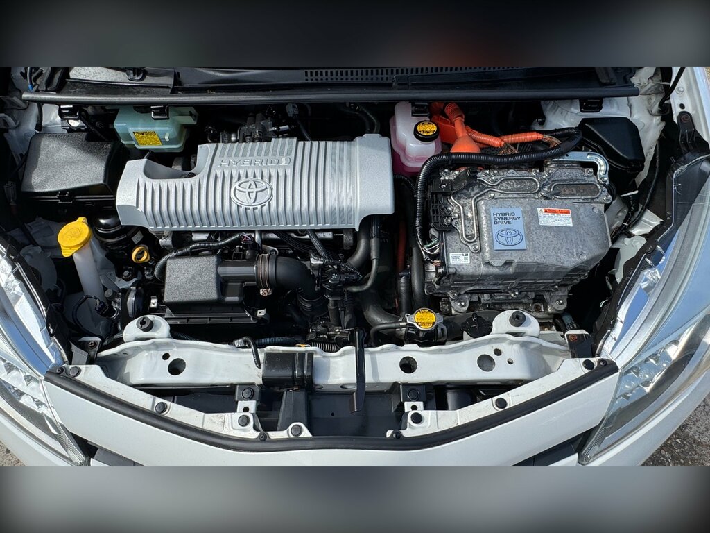 Toyota Yaris Hatchback Black #28