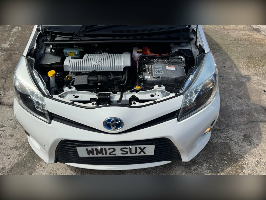 Toyota Yaris Hatchback Black #27