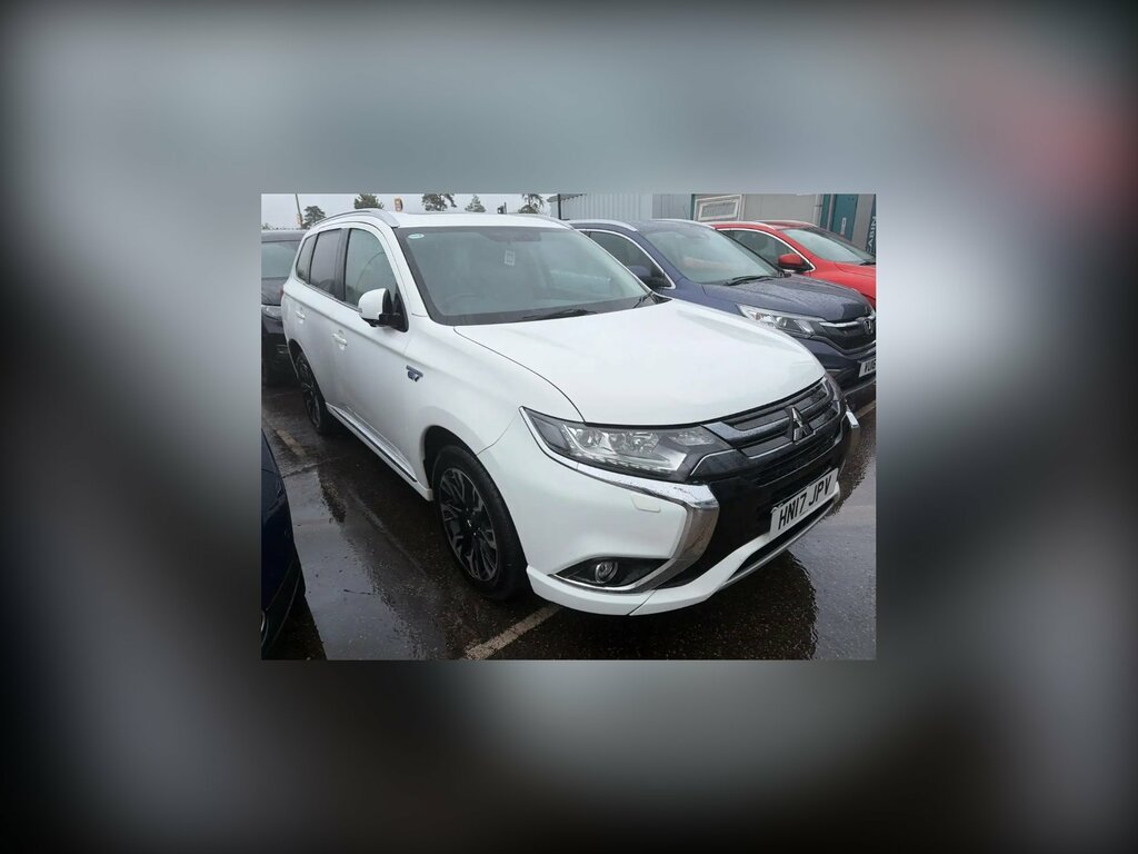 Mitsubishi Outlander 2.0H 12Kwh 4H Suv Plug-in Hybrid Cvt 4W White
