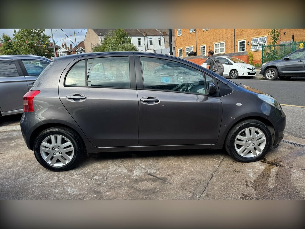 Toyota Yaris 1.4 D-4d Sr Multimode Black #4