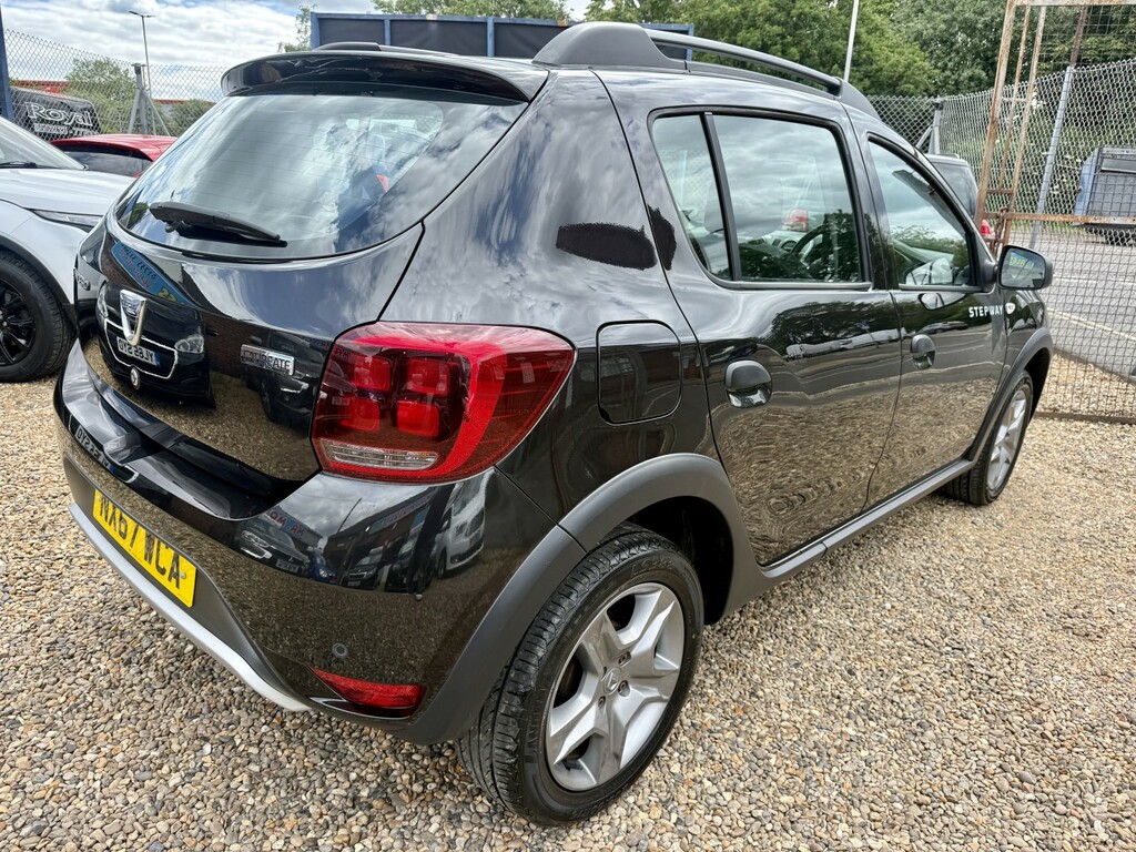 Dacia Sandero Stepway 0.9 Stepway Laureate Tce 90 2017 Black #2