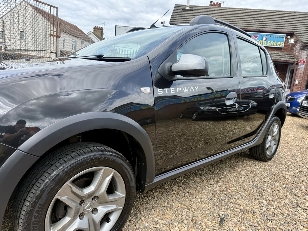 Dacia Sandero Stepway 0.9 Stepway Laureate Tce 90 2017 Black #3