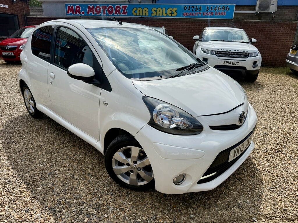 Toyota Aygo Ice White #1