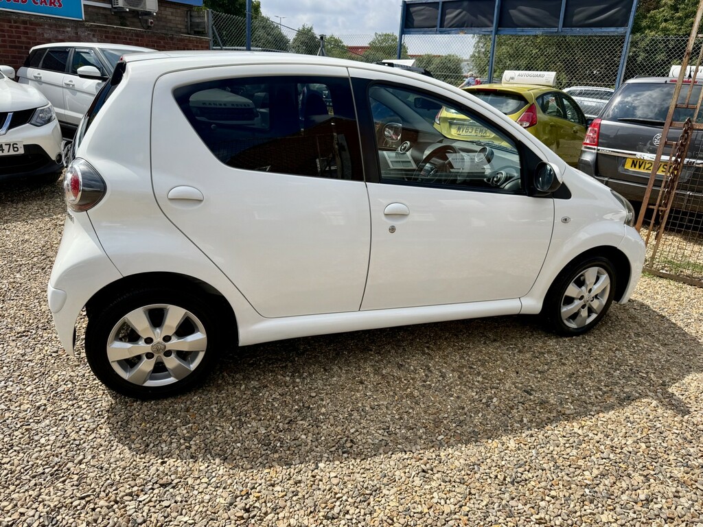Toyota Aygo Ice White #2