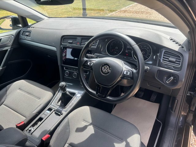 Volkswagen Golf Tsi Evo Se Nav Black #2