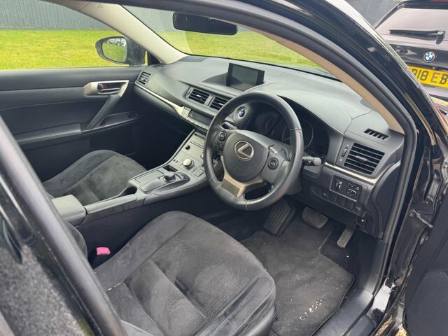 Lexus CT 200H Advance Cvt Euro Black #2