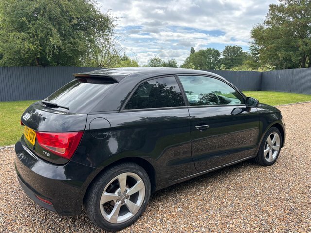 Audi A1 Sportback Tfsi Sport Black #8