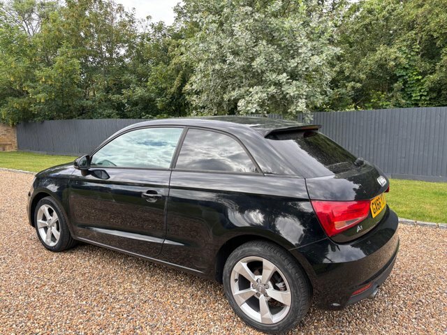 Audi A1 Sportback Tfsi Sport Black #6
