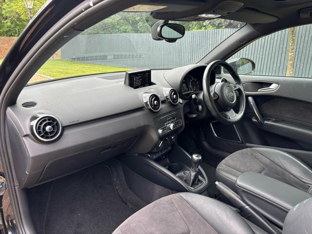 Audi A1 Sportback Tfsi Sport Black #18
