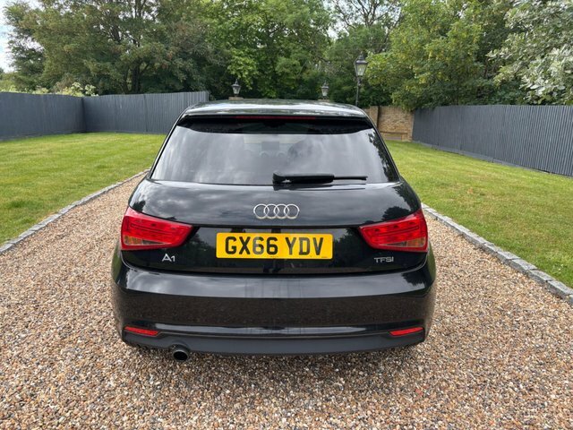 Audi A1 Sportback Tfsi Sport Black #7