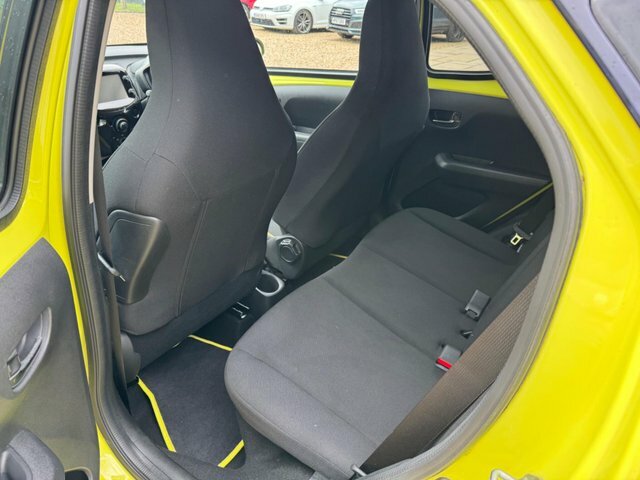 Toyota Aygo Hatchback White #34