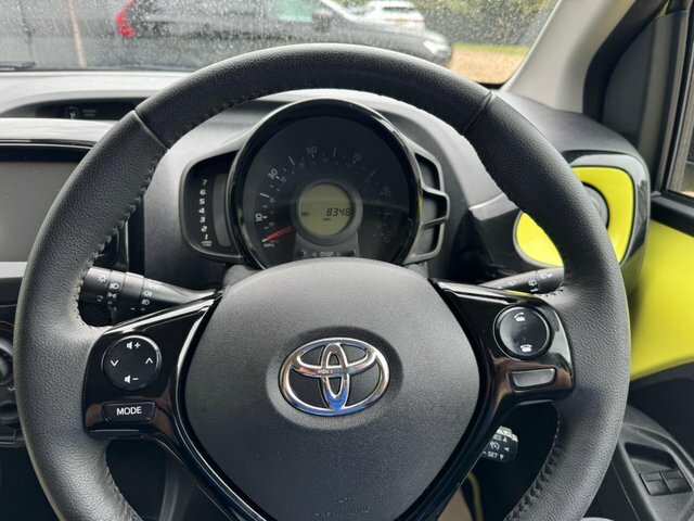 Toyota Aygo Hatchback White #16