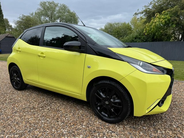 Toyota Aygo Hatchback White #11