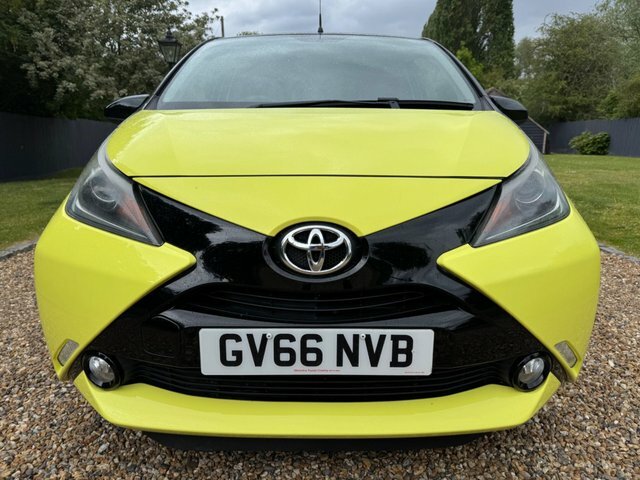 Toyota Aygo Hatchback White #13