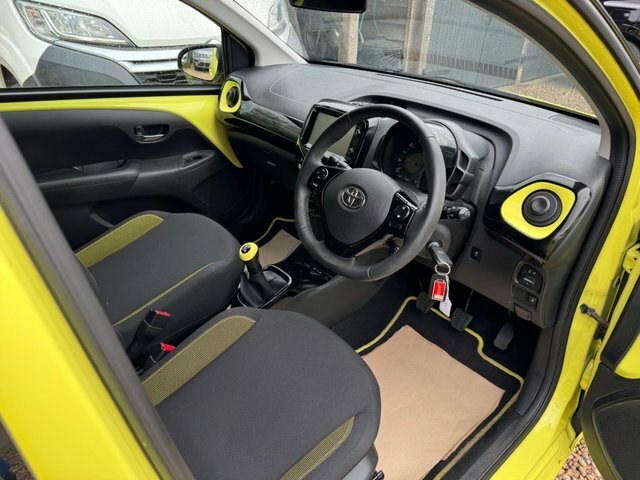 Toyota Aygo Vvt-i X-cite 3 Yellow Yellow #3