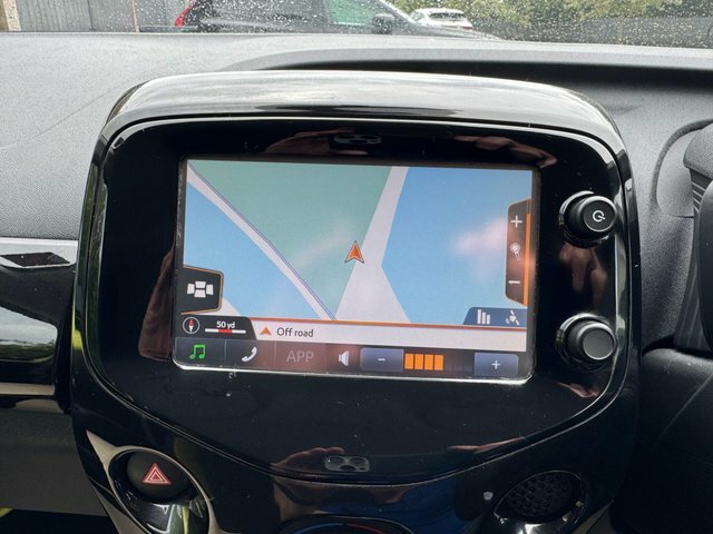 Toyota Aygo Vvt-i X-cite 3 Yellow Yellow #2