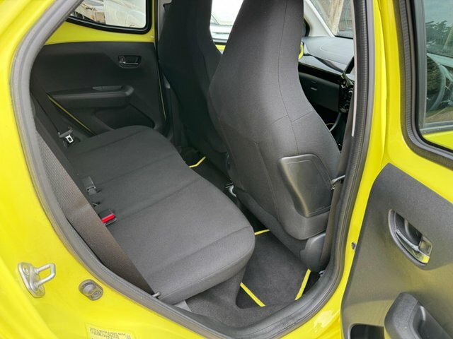 Toyota Aygo Hatchback White #31