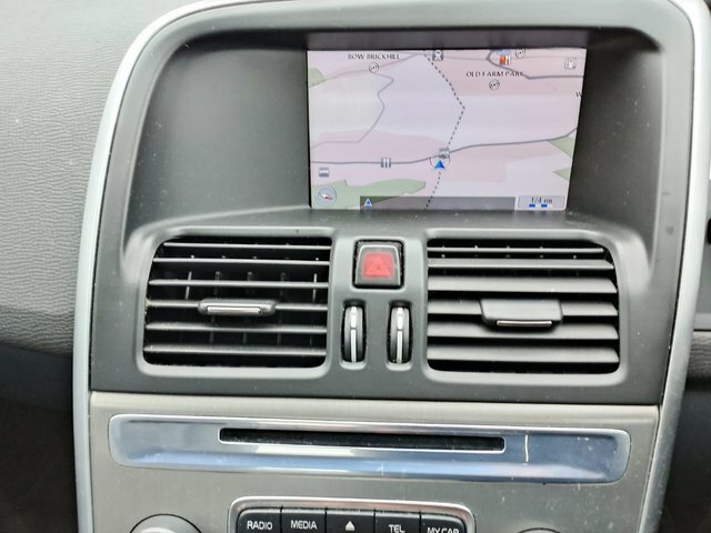 Volvo XC60 D3 163 R Design White #8