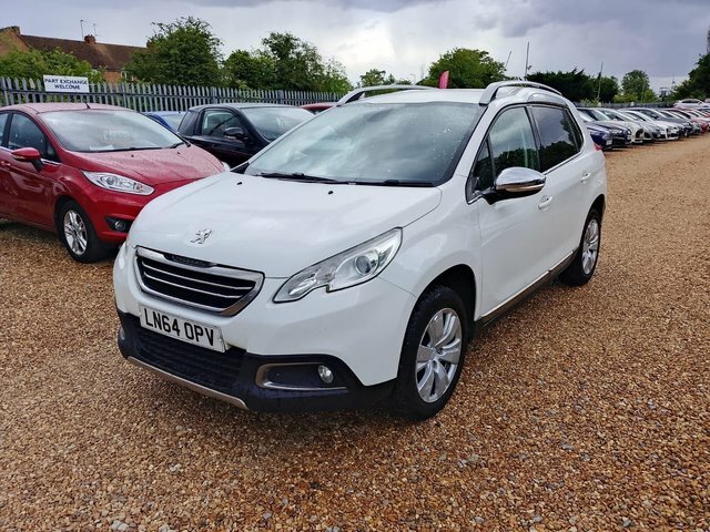 Peugeot 2008 Hatchback White #3