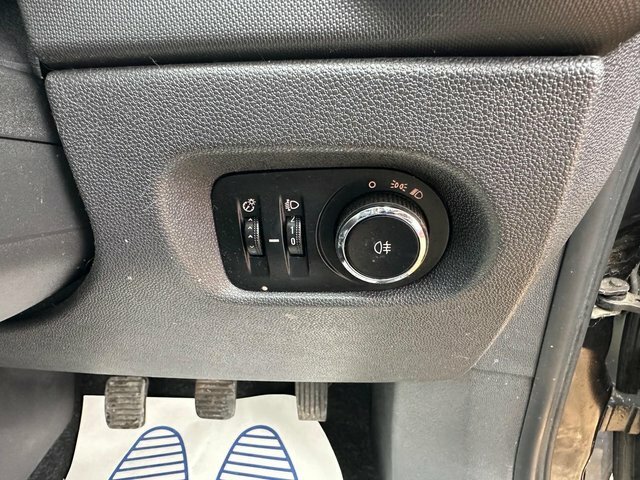 Vauxhall Corsa 1.2 Active Ac White #39