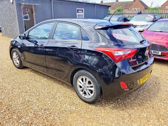 Hyundai I30 1.6 Crdi Blue Drive Se Euro 6 S S Black #4
