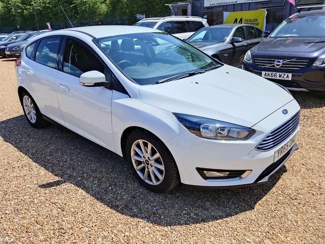 Ford Focus 1.0T Ecoboost Titanium Euro 6 S S White