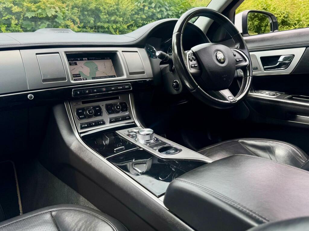 Jaguar XF 3.0D S V6 Portfolio Sportbrake Euro 5 Ss 5 White #3