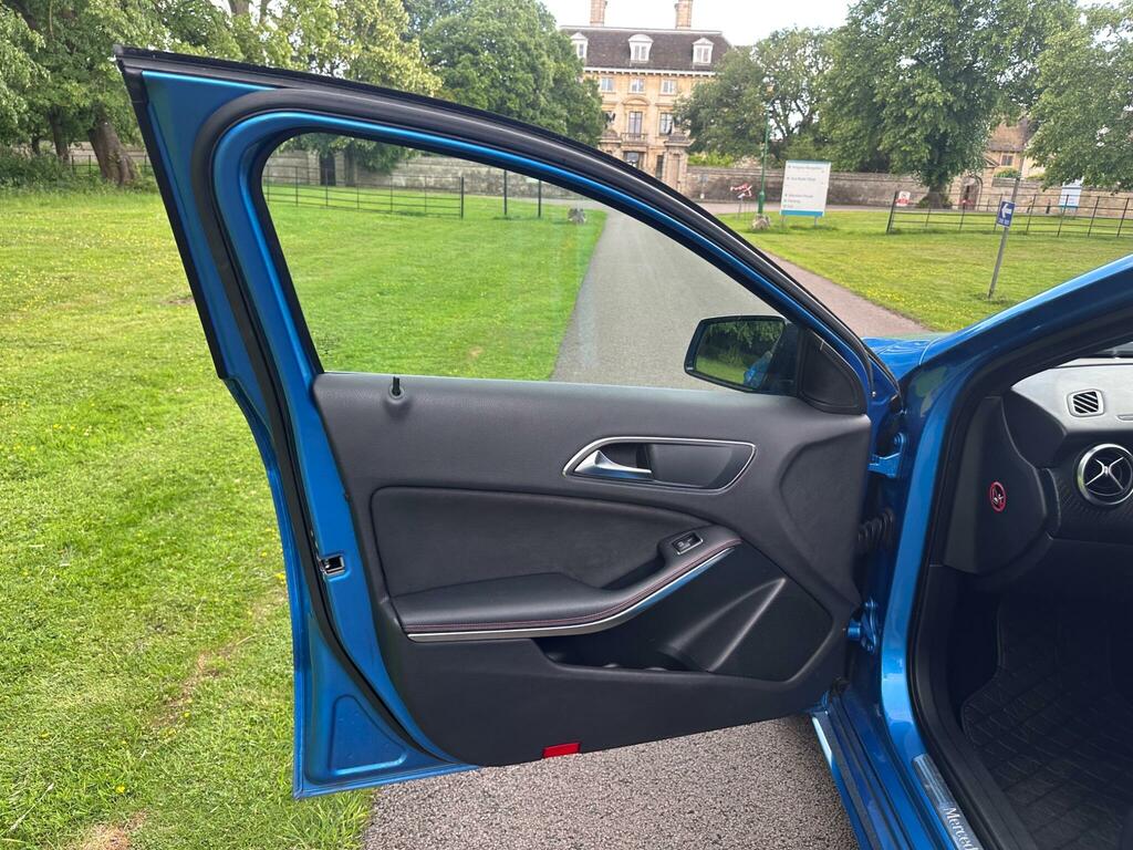 Mercedes-Benz A Class A200 Blueefficiency Sport Cdi Black #52