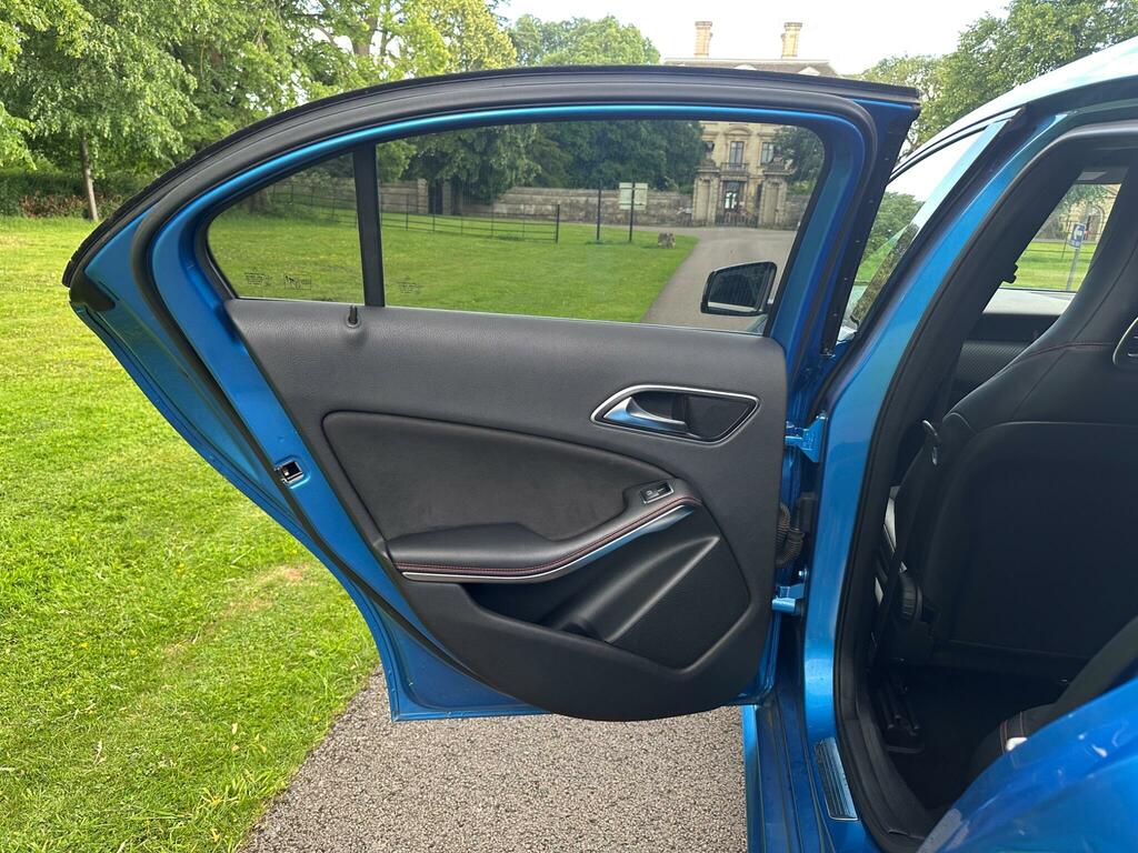 Mercedes-Benz A Class A200 Blueefficiency Sport Cdi Black #54