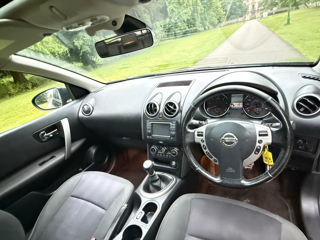 Nissan Qashqai+2 1.6 Plus 2 N-tec Red #40