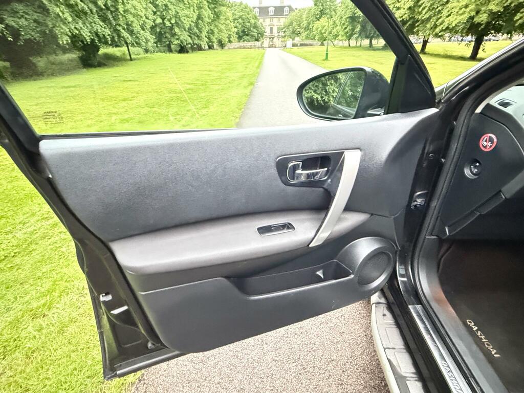 Nissan Qashqai+2 1.6 Plus 2 N-tec Red #25
