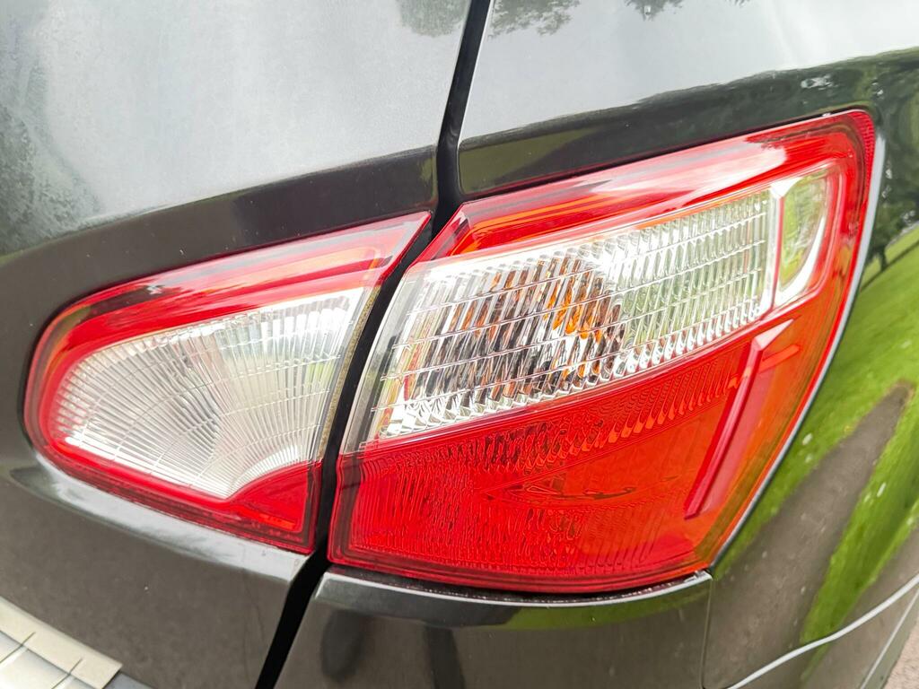 Nissan Qashqai+2 1.6 Plus 2 N-tec Red #15