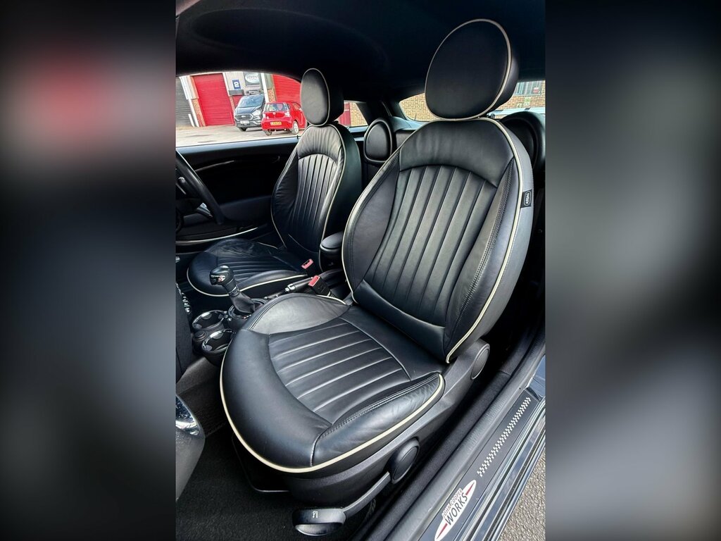 Mini Coupe 1.6 Cooper D Black #13
