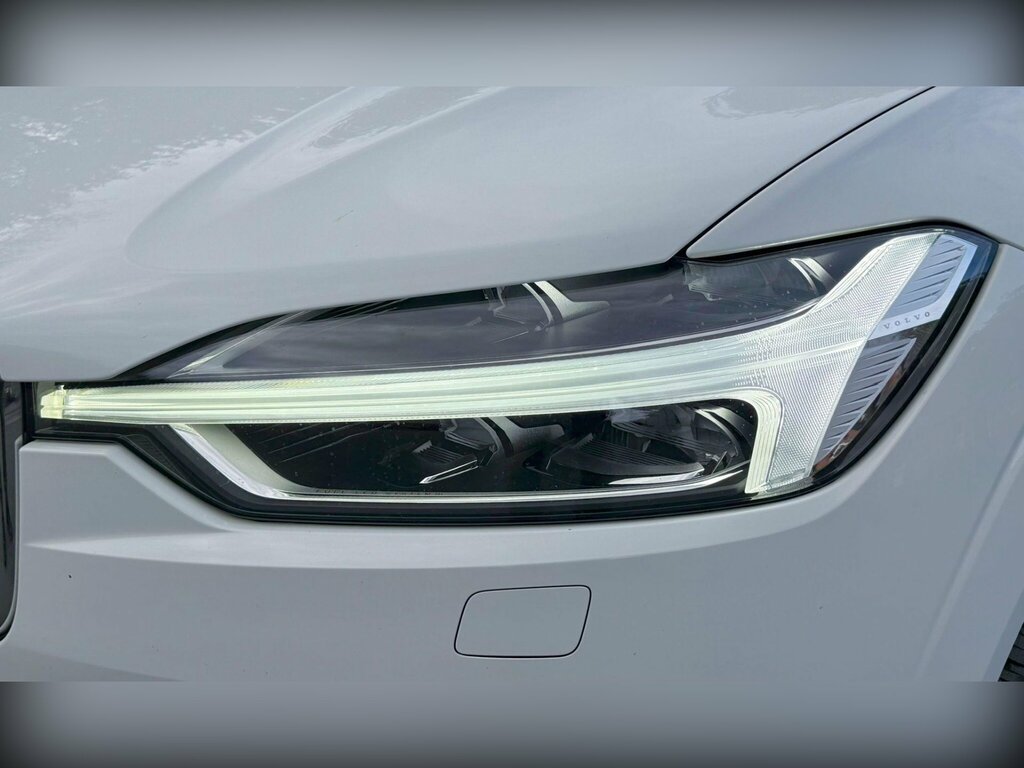 Volvo XC60 2L Edition White #12