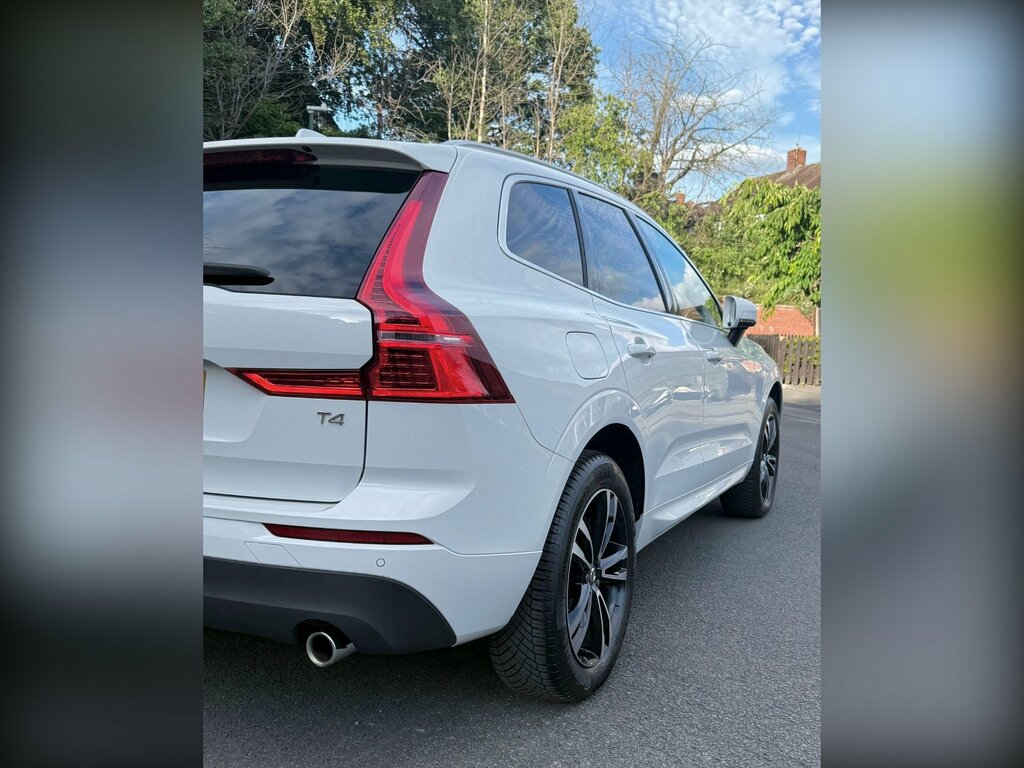 Volvo XC60 2L Edition White #34