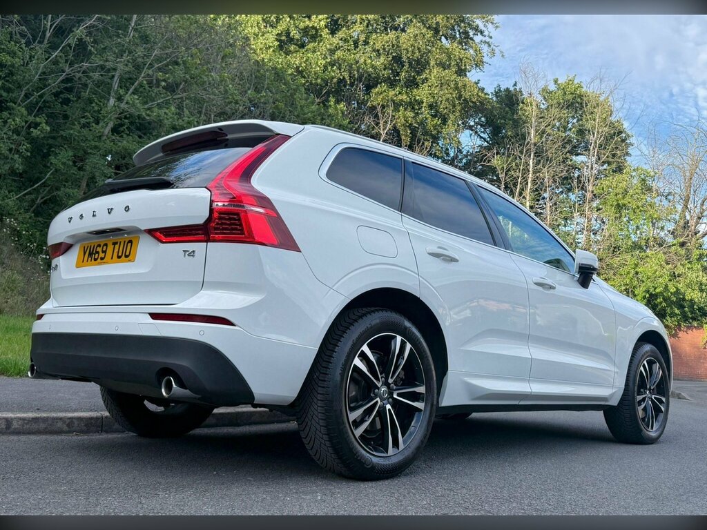 Volvo XC60 2L Edition White #40