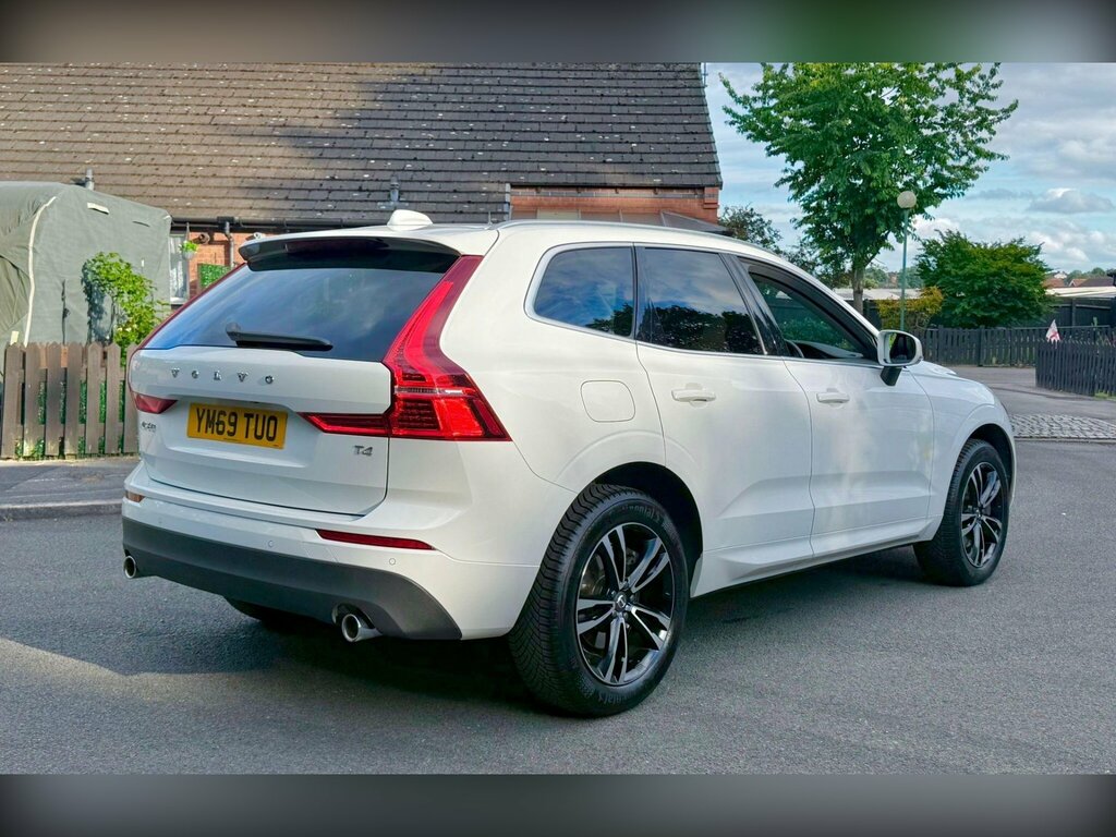 Volvo XC60 2L Edition White #25