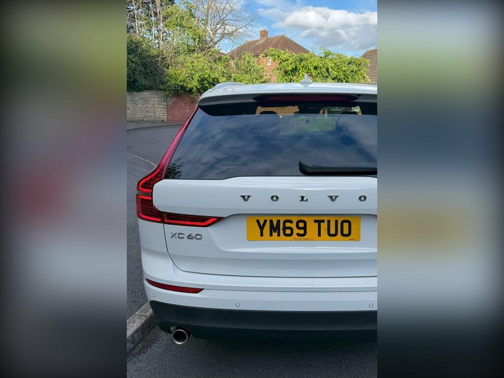 Volvo XC60 2L Edition White #31