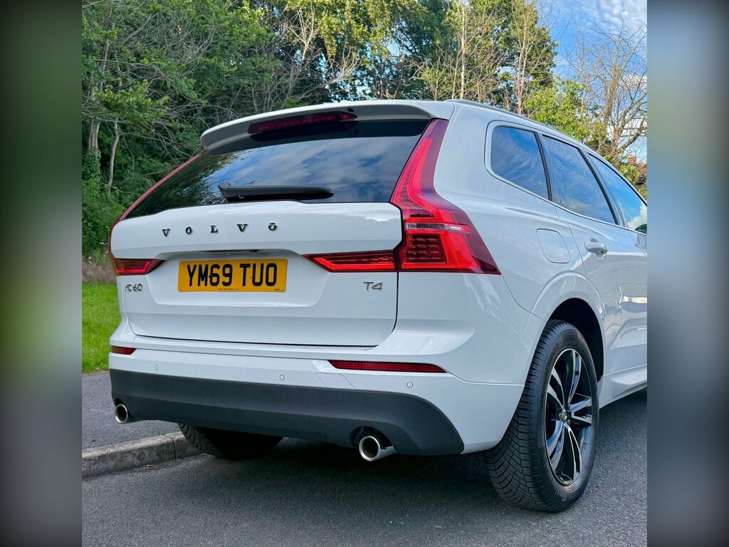 Volvo XC60 2L Edition White #33