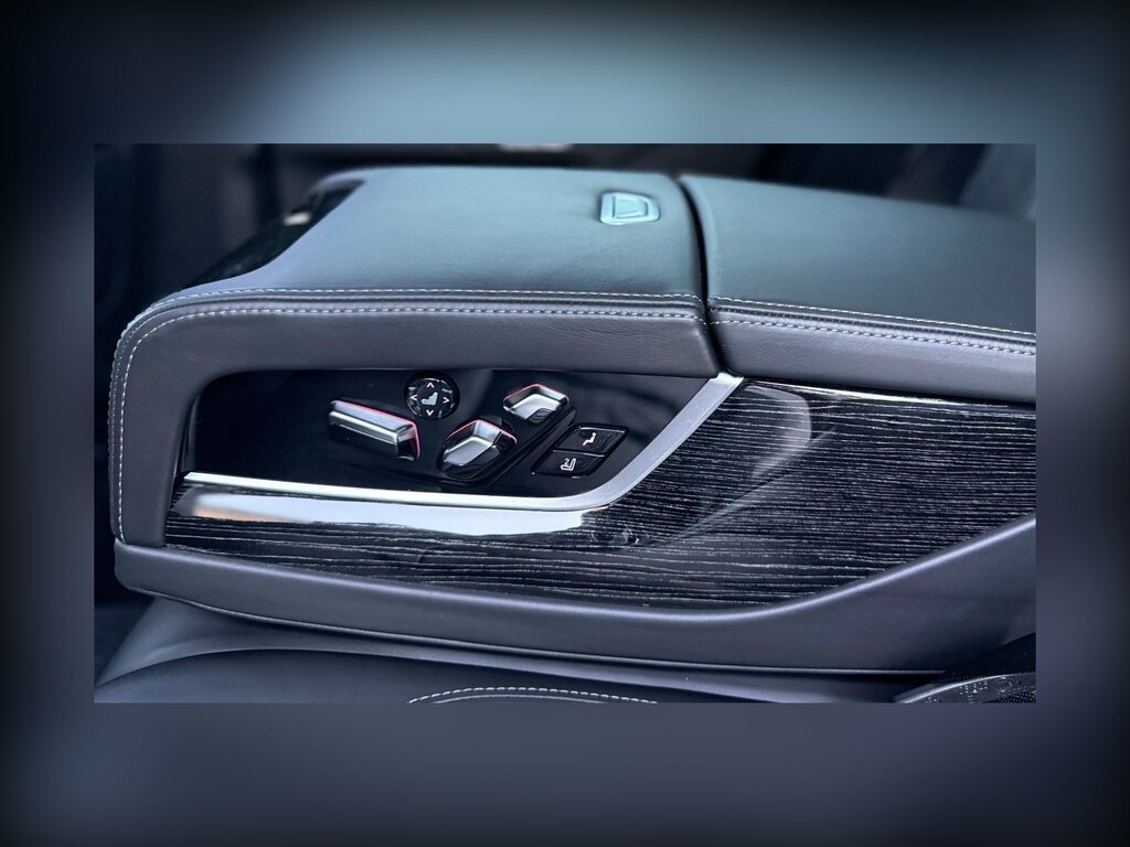 BMW 7 Series  Yellow #9