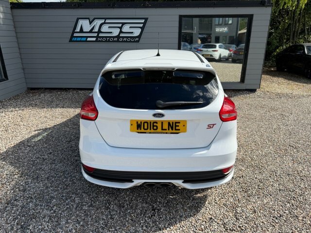 Ford Focus 2016 2.0 Tdci St-2 Hatchback Eur WO16LNE White #4