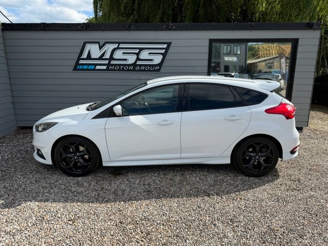 Ford Focus 2016 2.0 Tdci St-2 Hatchback Eur WO16LNE White #2